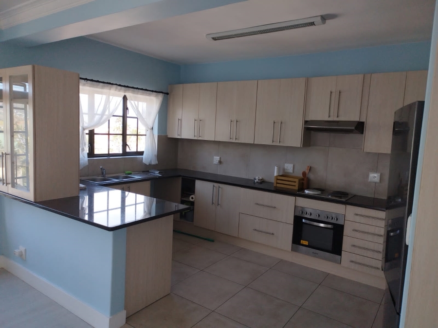 To Let 3 Bedroom Property for Rent in Lionviham Western Cape